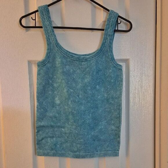Zenana Outfitters Tops - 💥3/$12💥Zenana  Ribbed Chevron Teal Tank Top Sz L/XL